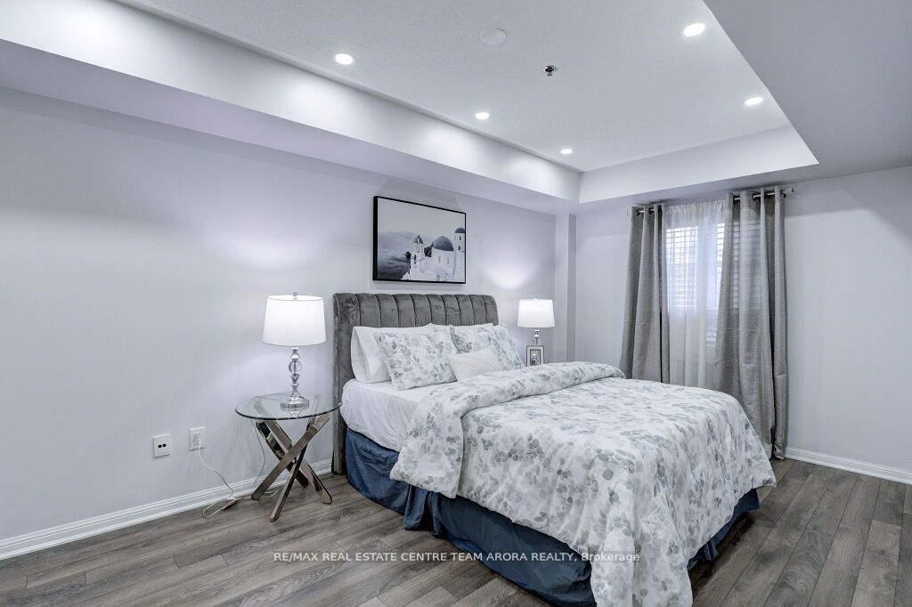 70 Baycliffe Cres, #106