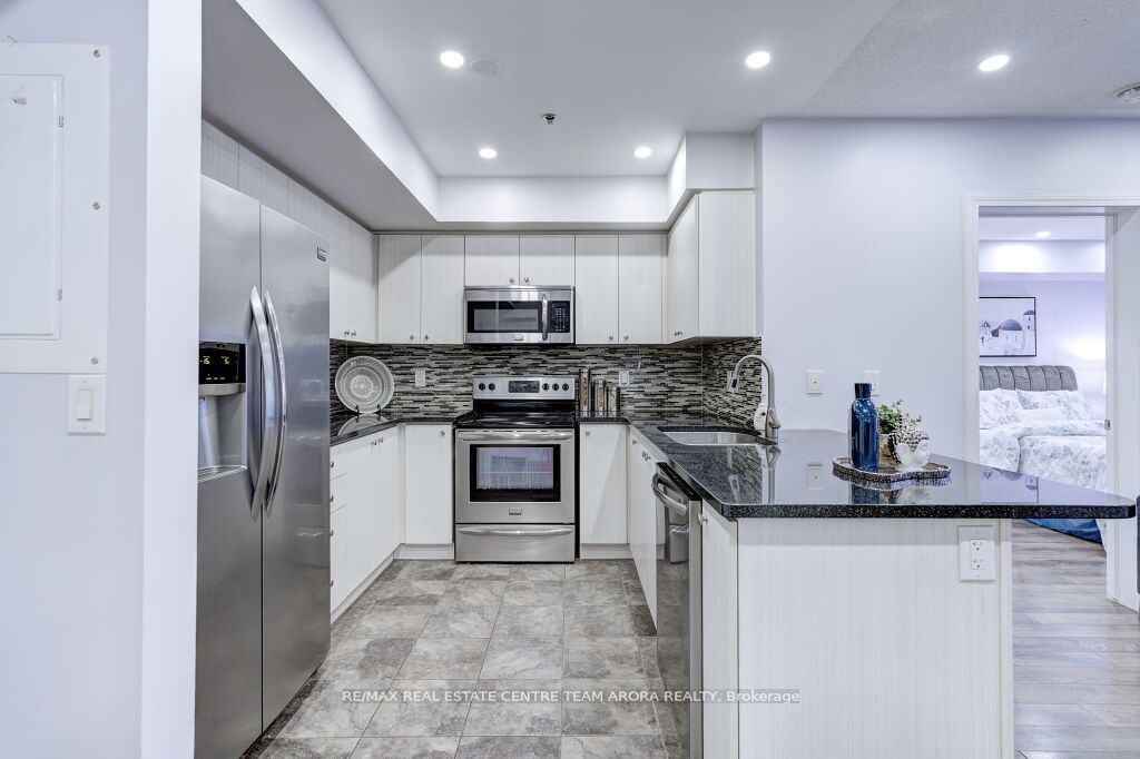 70 Baycliffe Cres, #106