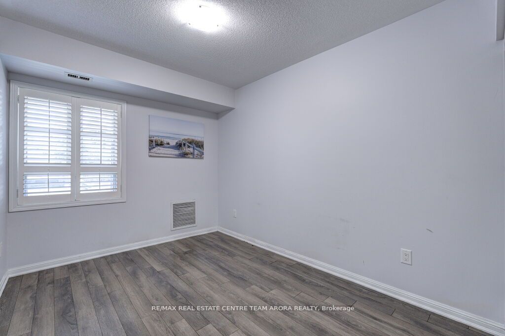 70 Baycliffe Cres, #106