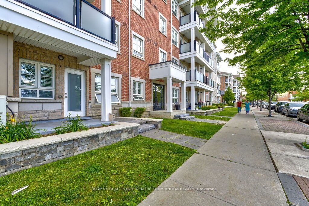 70 Baycliffe Cres, #106