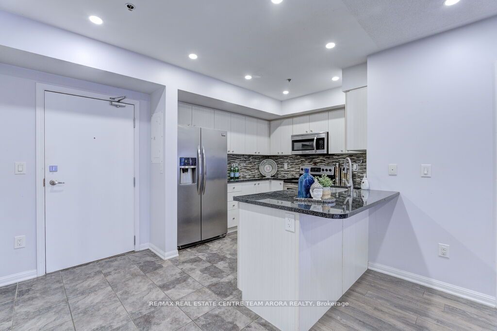 70 Baycliffe Cres, #106