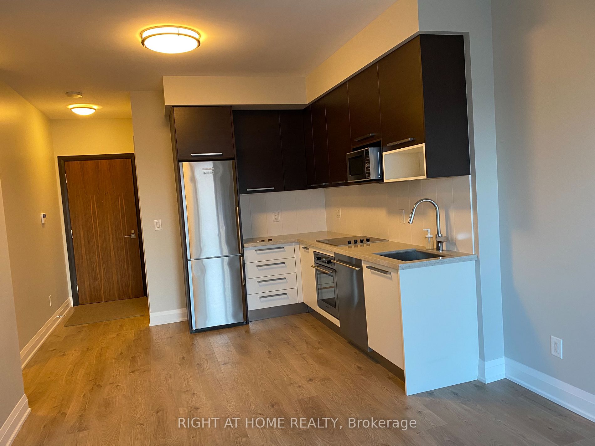 36 PARK LAWN Road, #1907