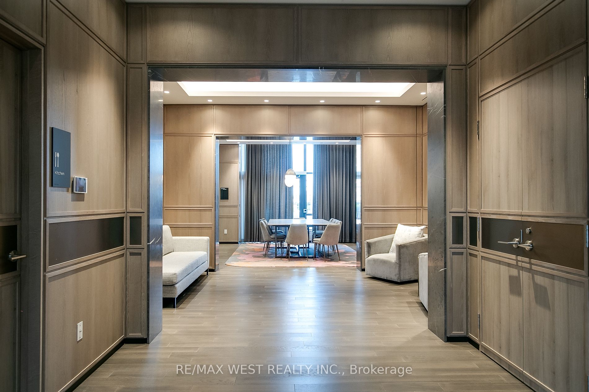 9 Mabelle Ave, #2717