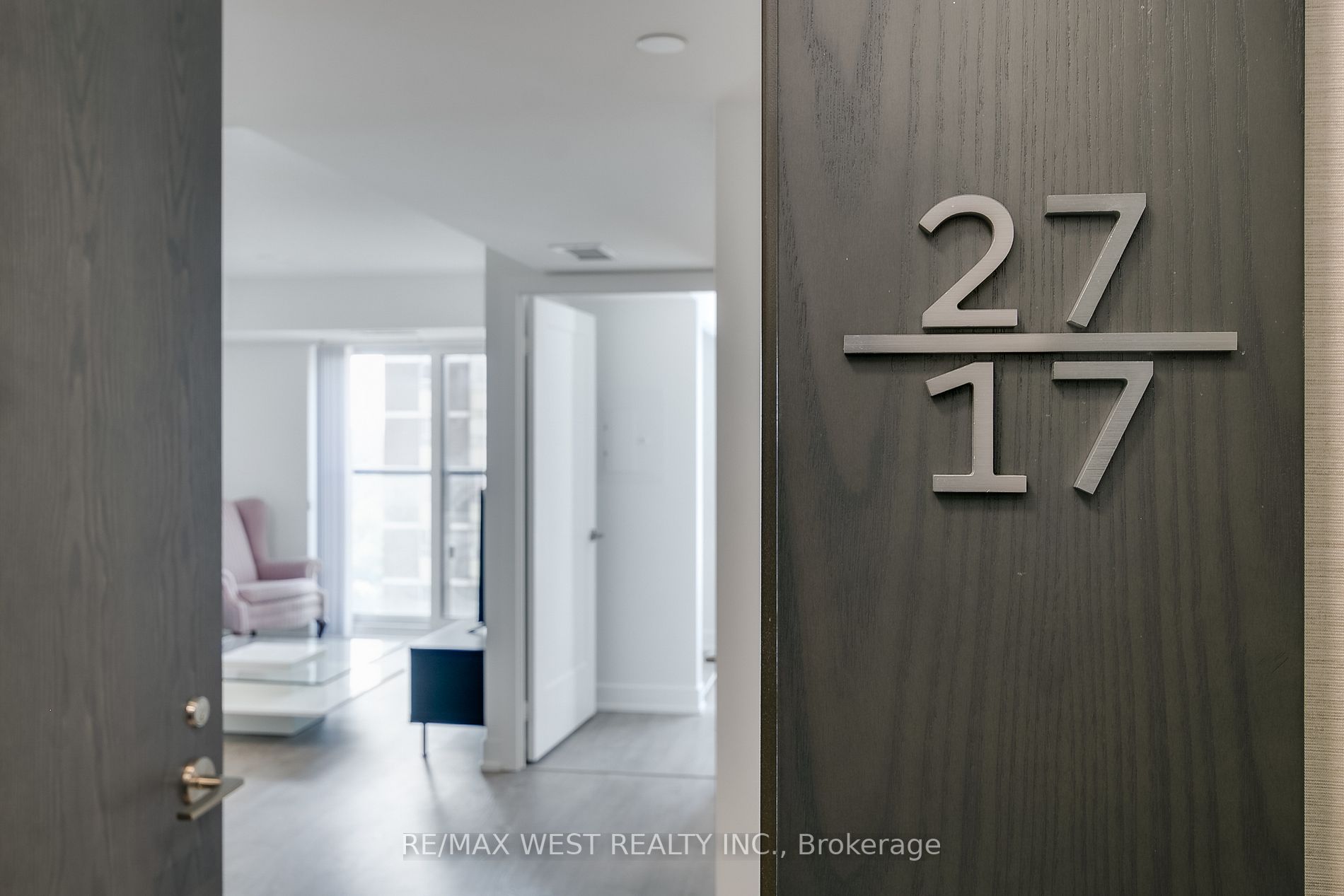 9 Mabelle Ave, #2717