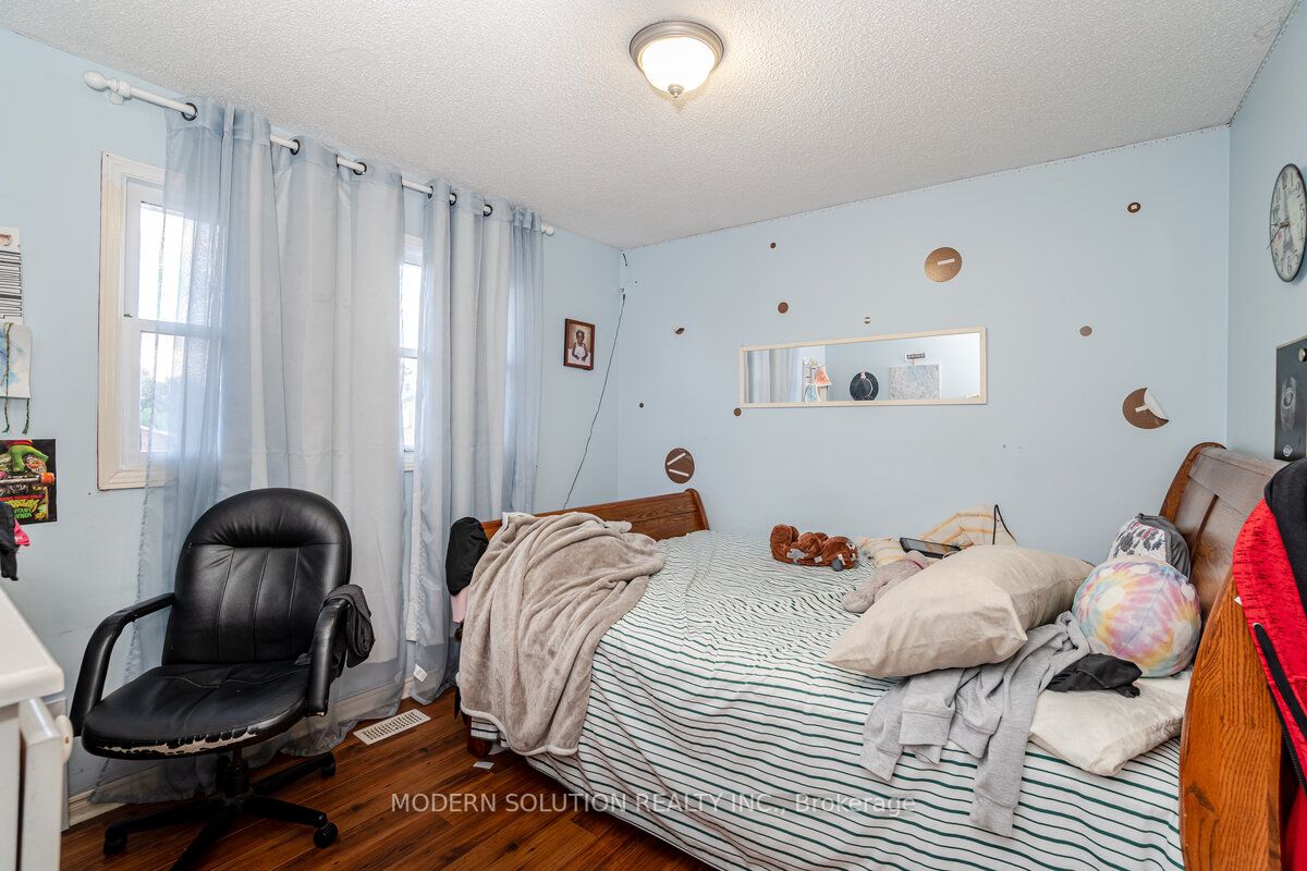 68 Burgby Ave