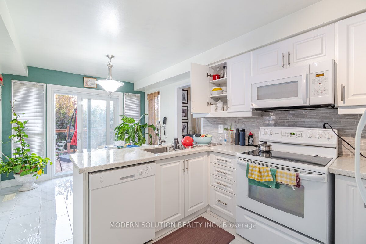 68 Burgby Ave