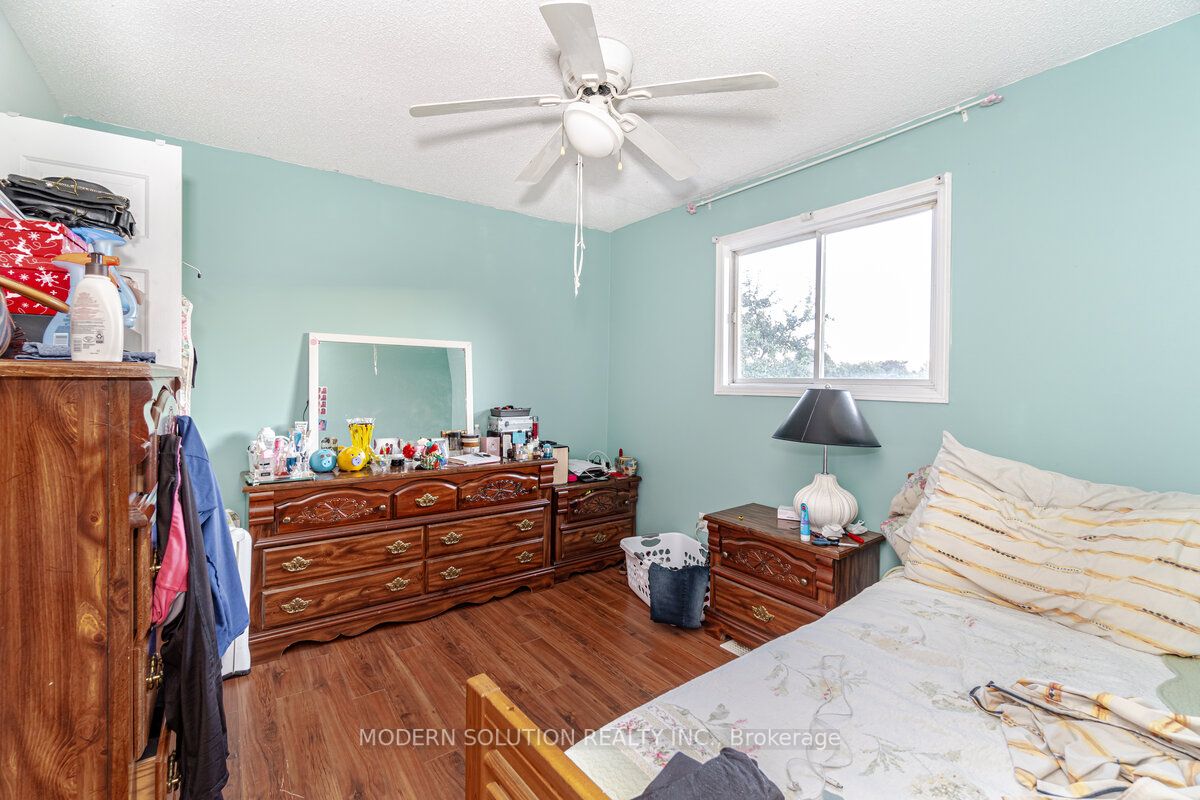 68 Burgby Ave