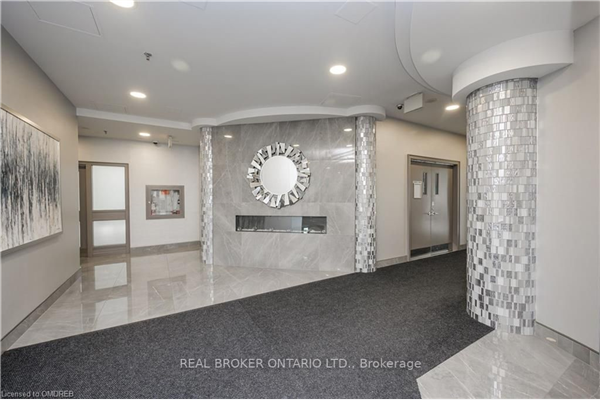 200 Burnhamthorpe Rd E, Mississauga