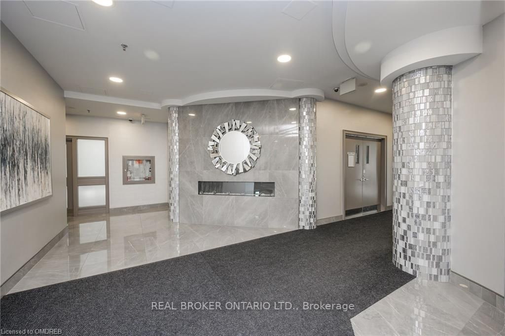 200 Burnhamthorpe Rd E, #Ph9