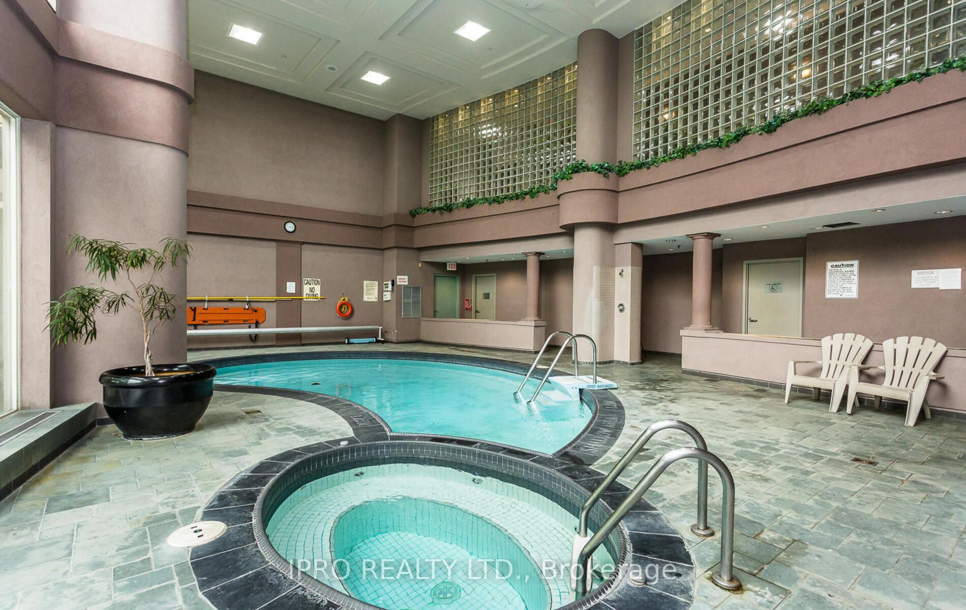 50 Eglinton Ave W, #1510