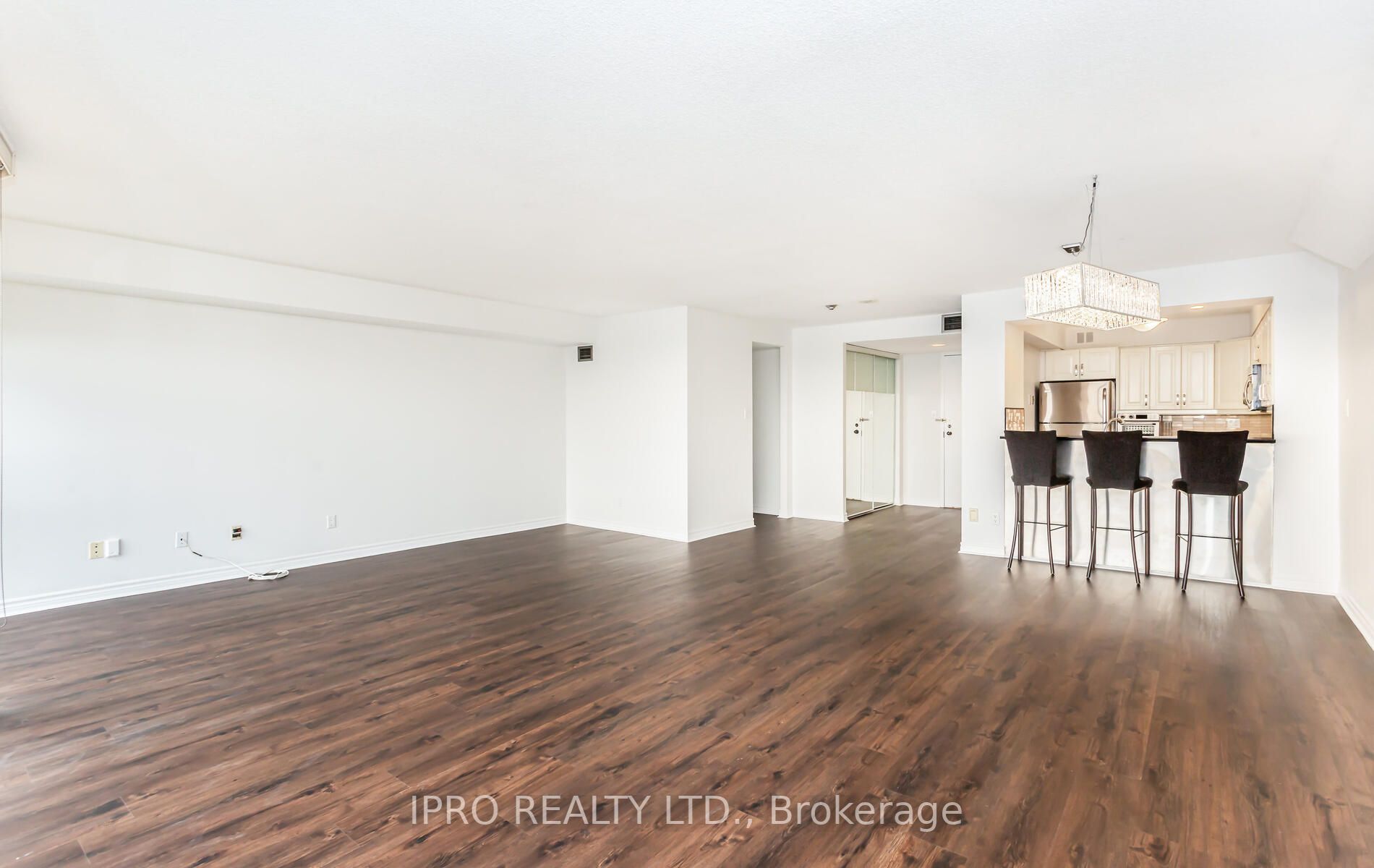 50 Eglinton Ave W, #1510