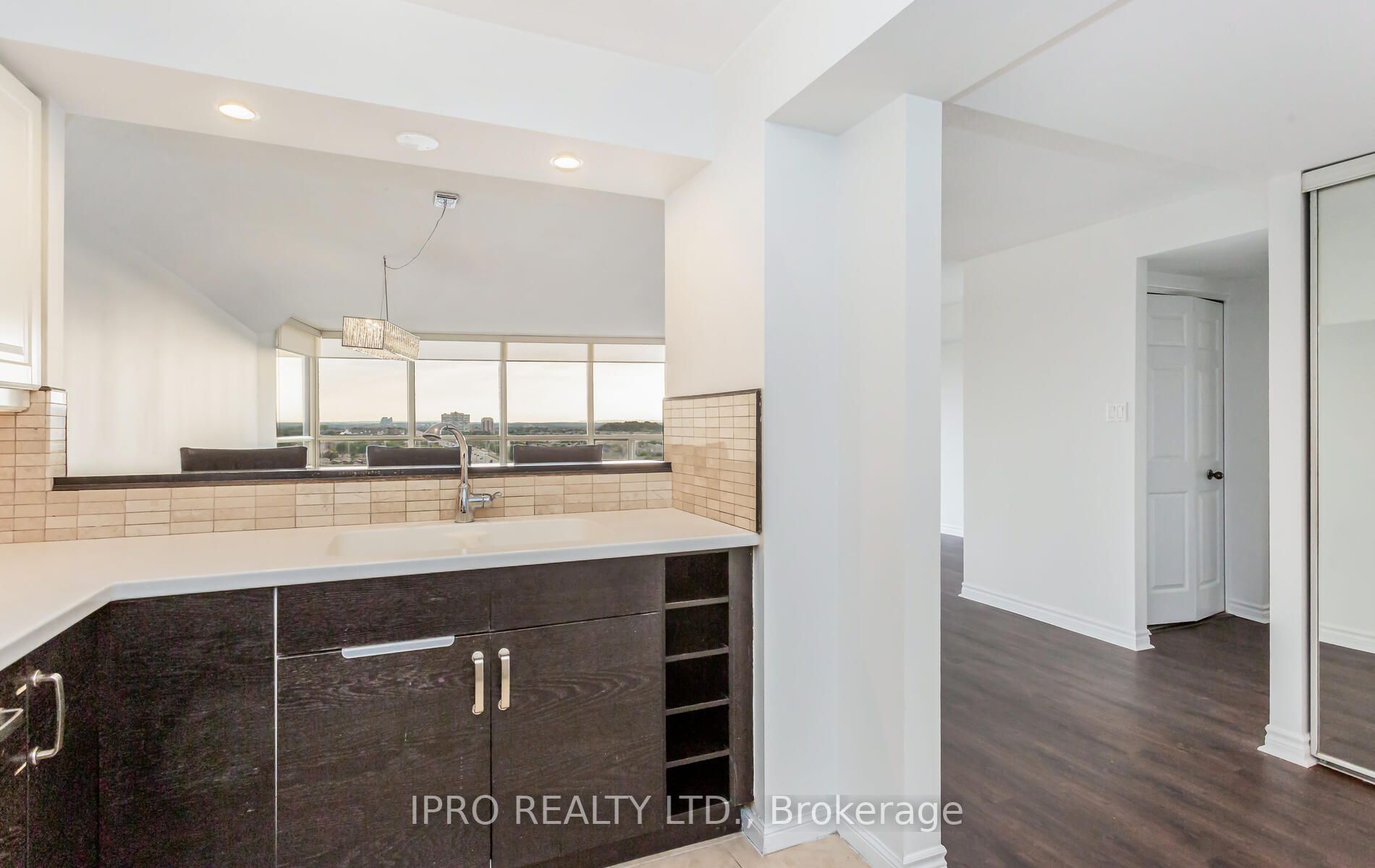 50 Eglinton Ave W, #1510