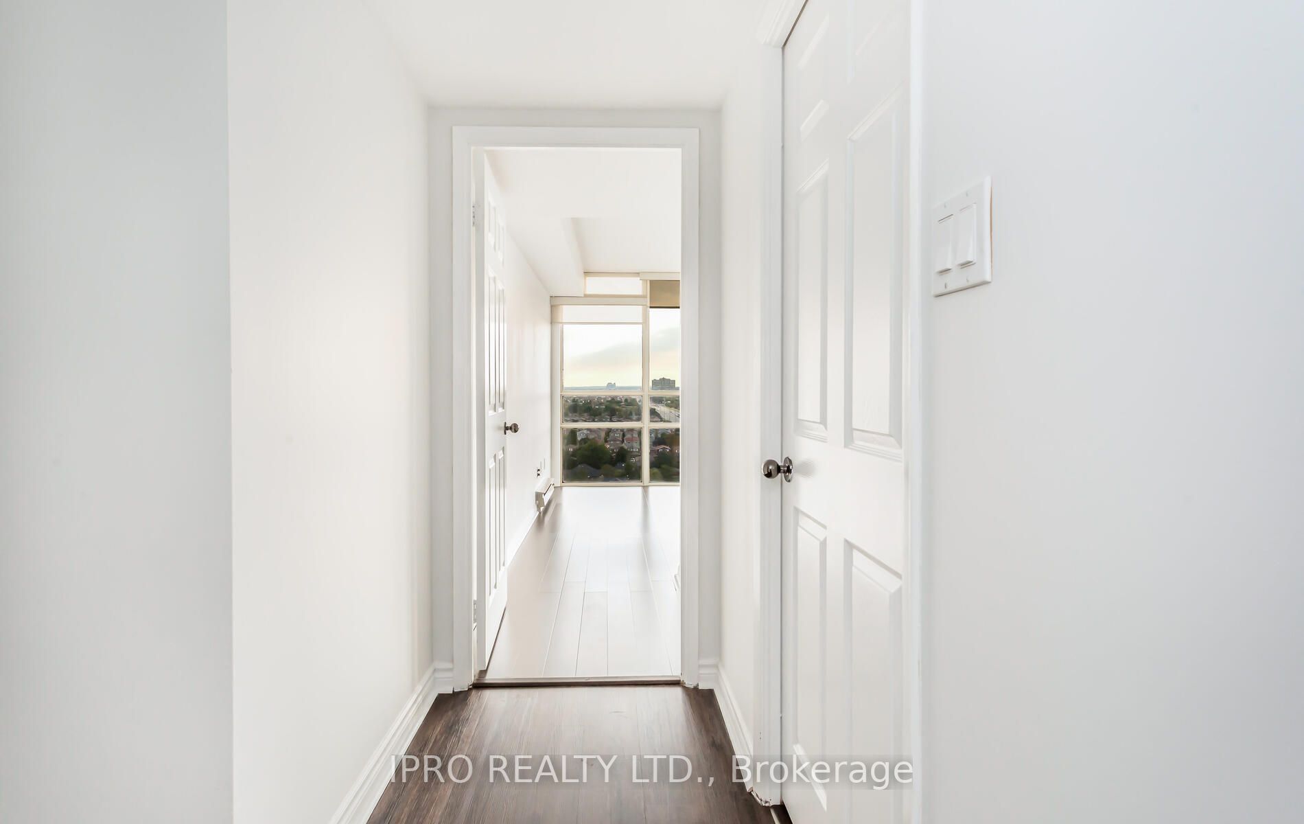 50 Eglinton Ave W, #1510