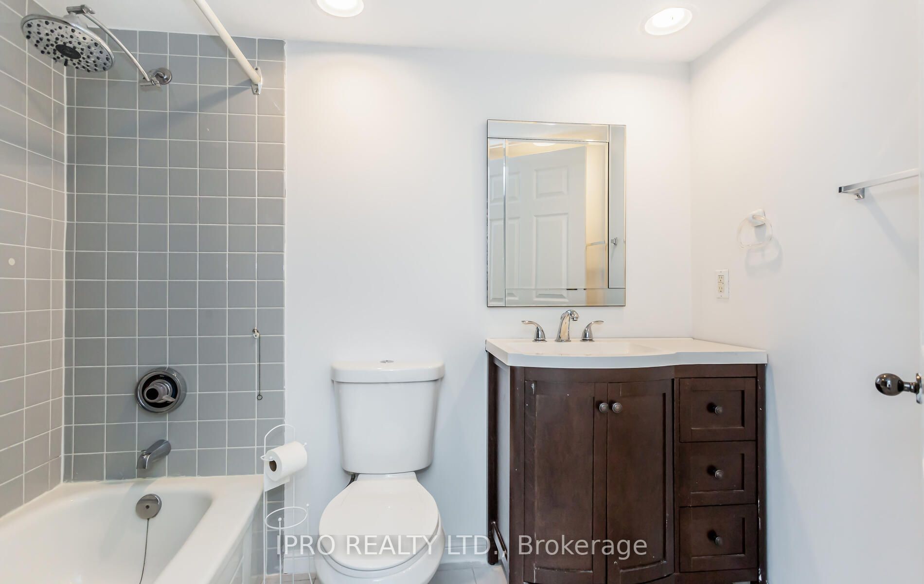 50 Eglinton Ave W, #1510
