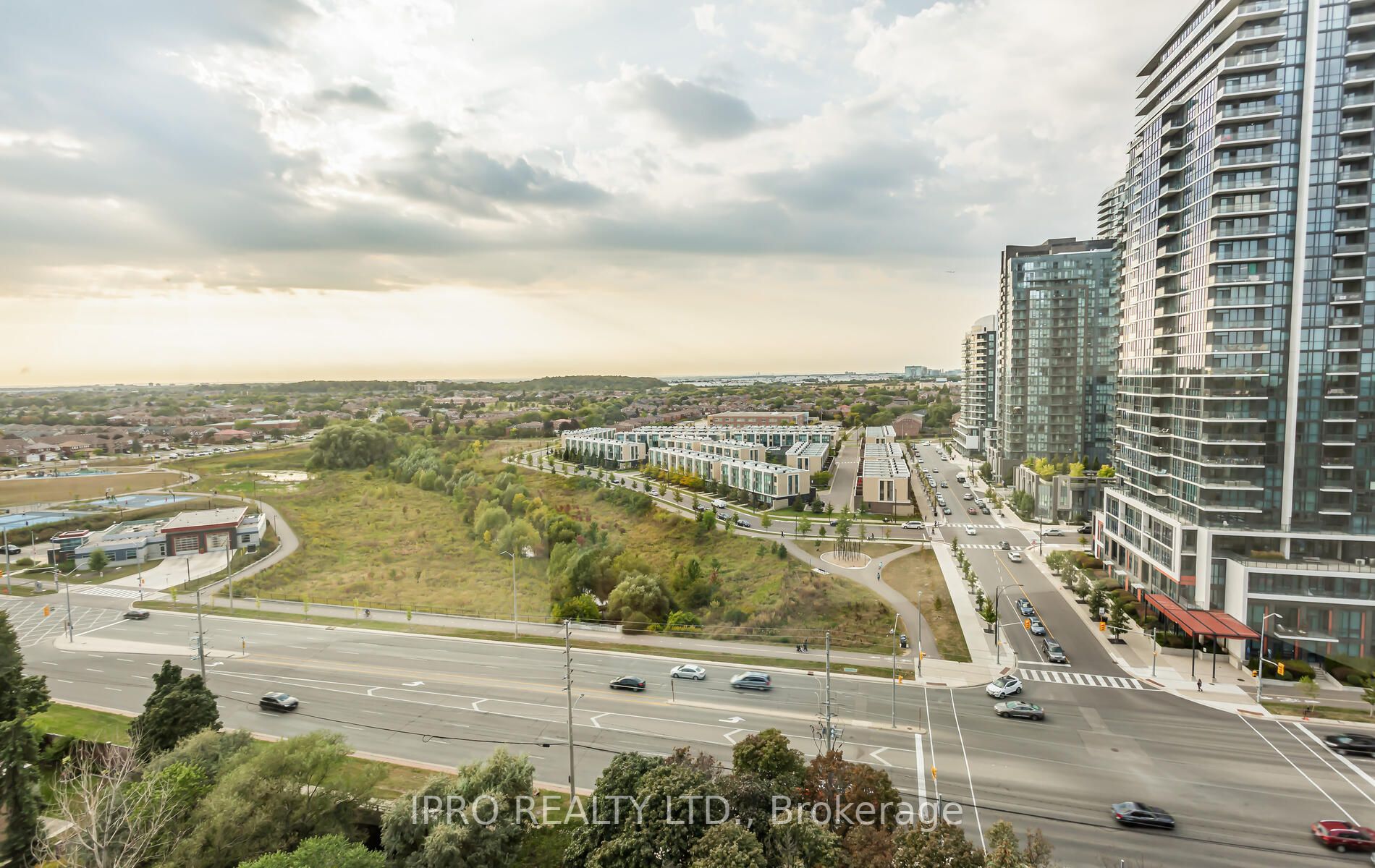 50 Eglinton Ave W, #1510