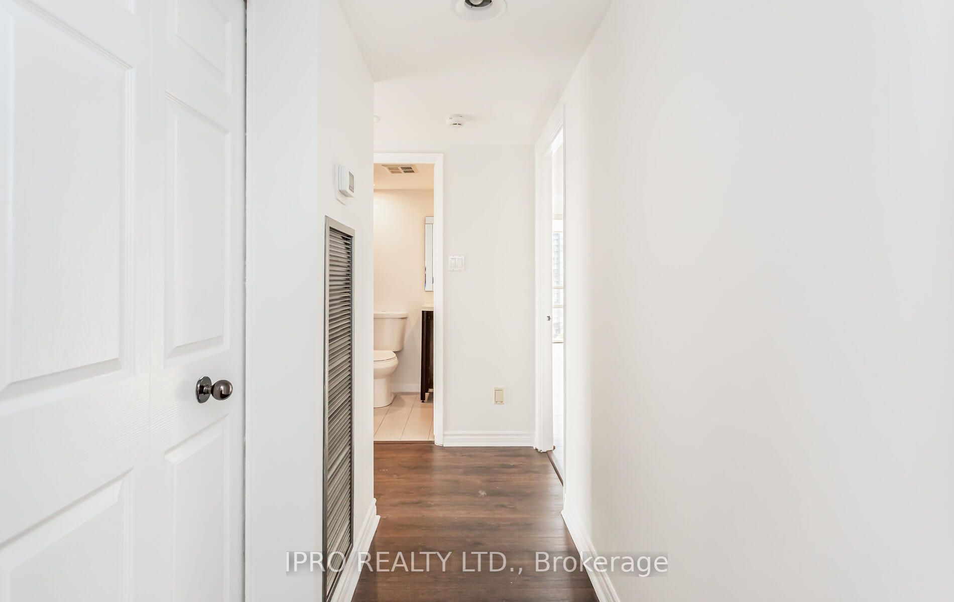 50 Eglinton Ave W, #1510