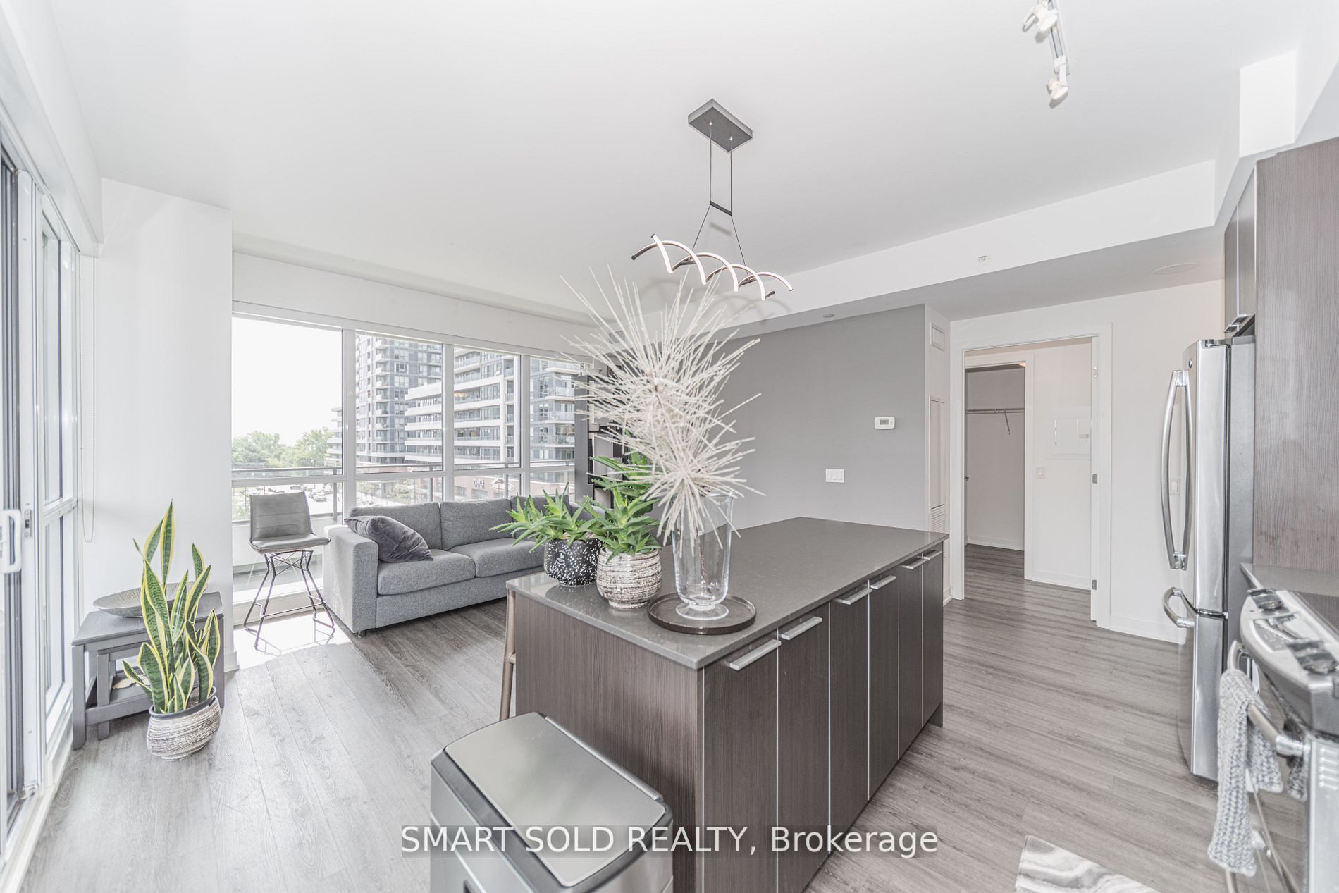 10 Parklawn Road, #427