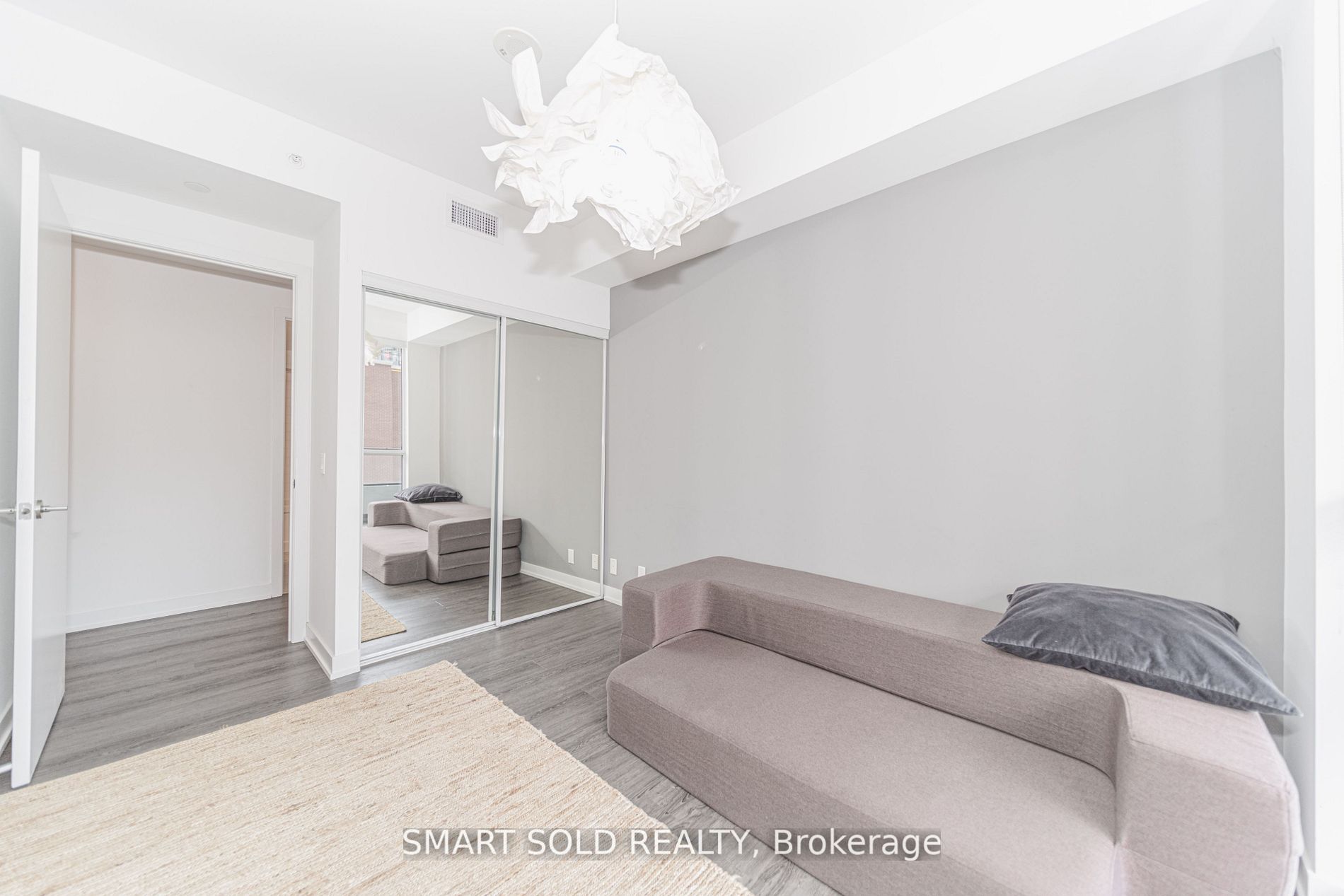 10 Parklawn Road, #427