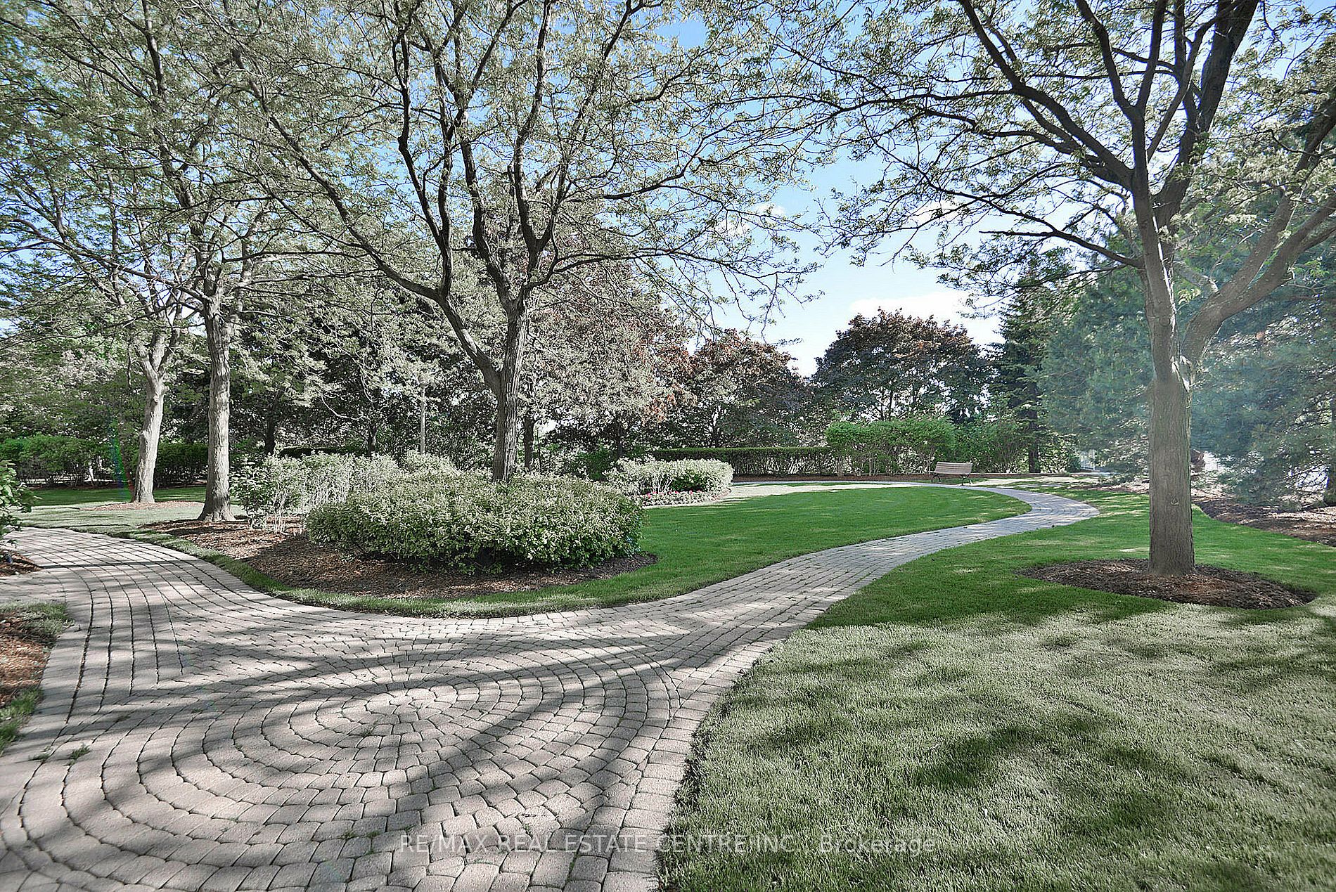 45 Kingsbridge Garden Circ, #1504
