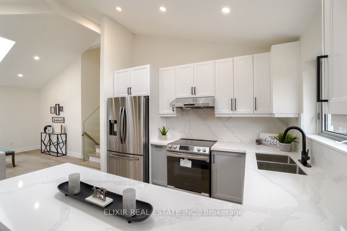 432 Valleyfield Dr