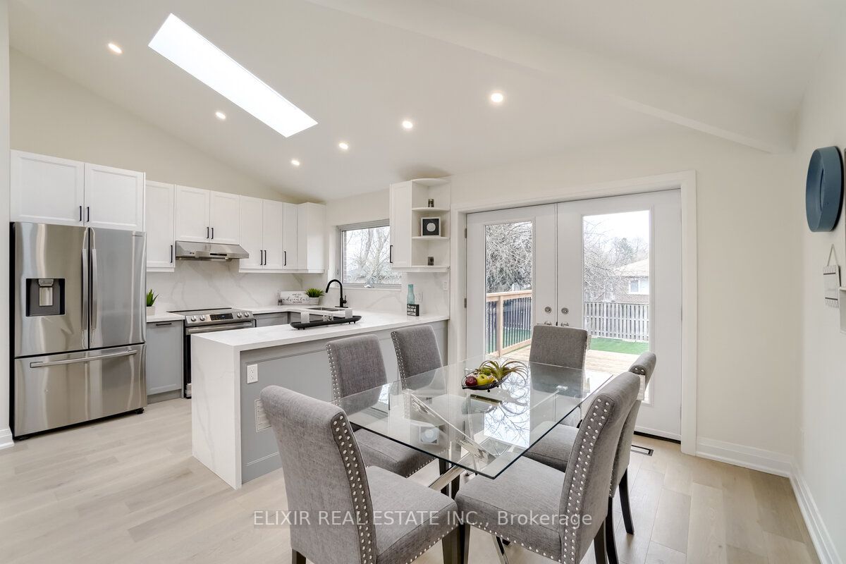 432 Valleyfield Dr