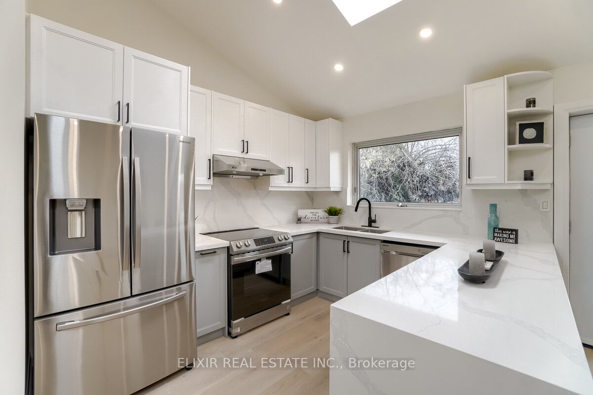 432 Valleyfield Dr