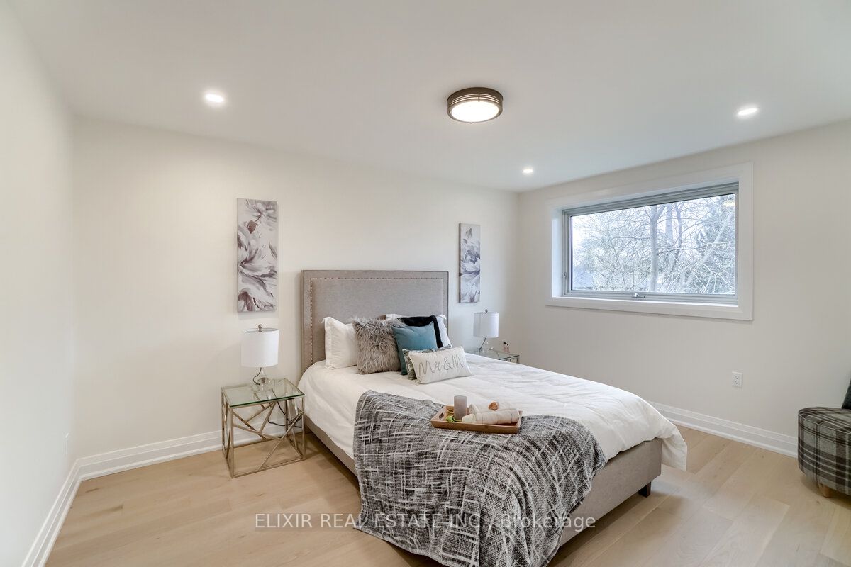 432 Valleyfield Dr