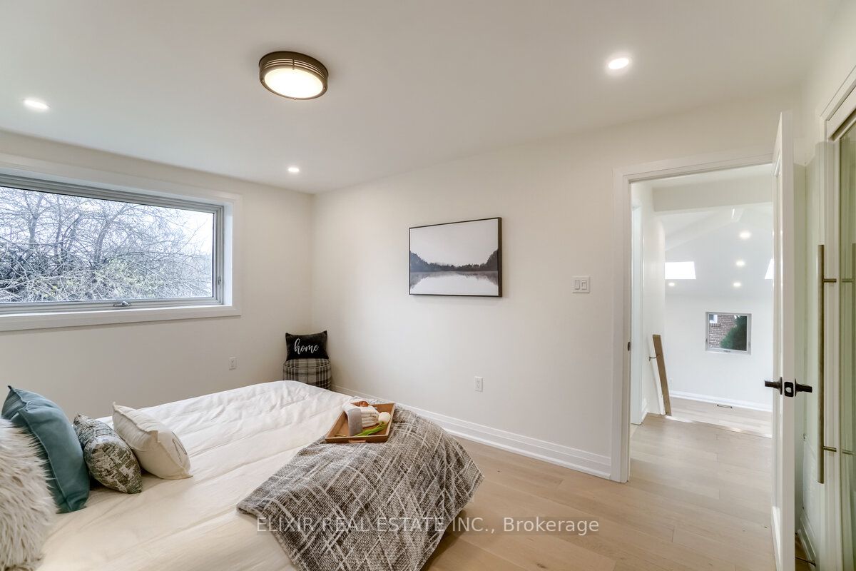 432 Valleyfield Dr