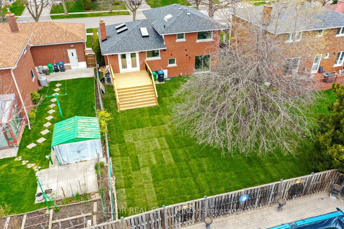 432 Valleyfield Dr