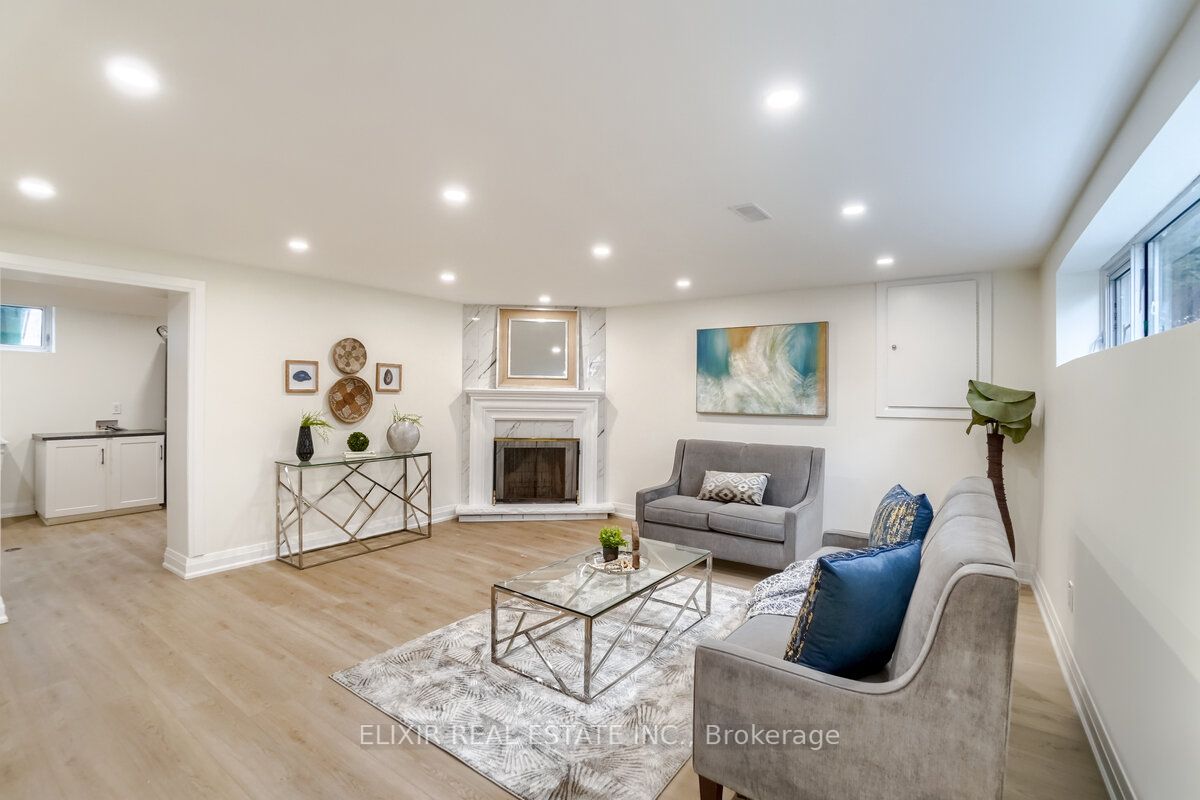 432 Valleyfield Dr
