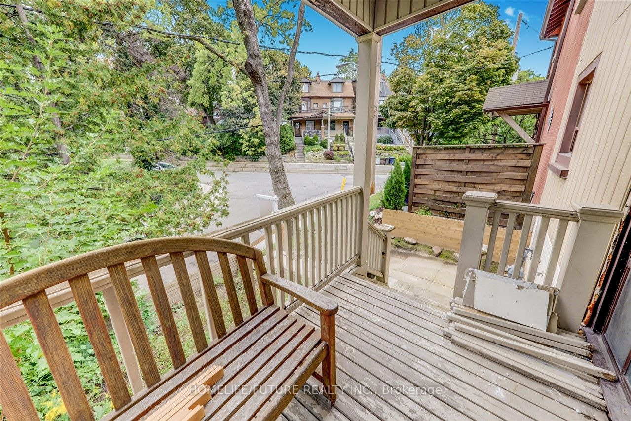 18A Indian Rd Cres