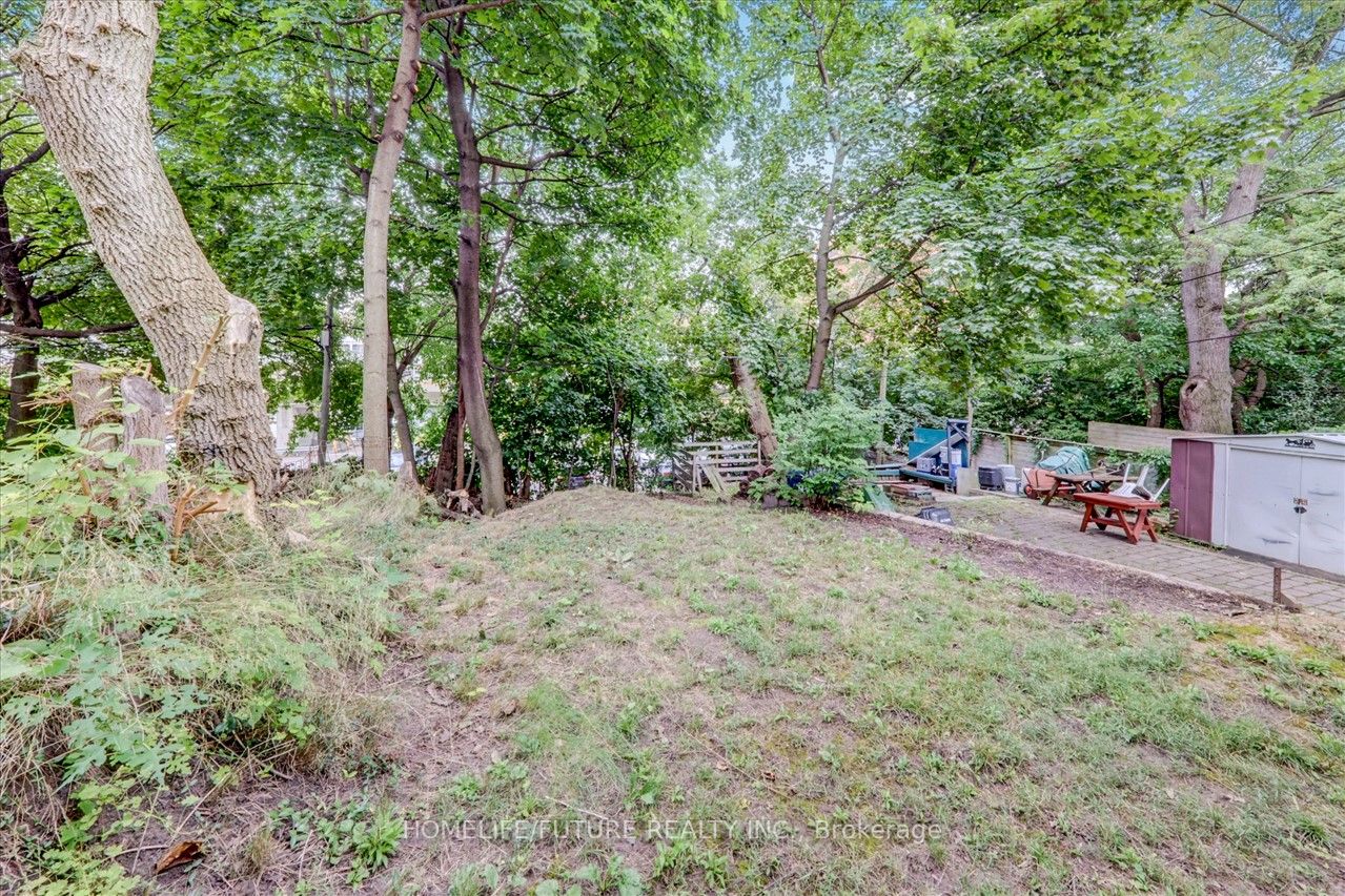 18A Indian Rd Cres