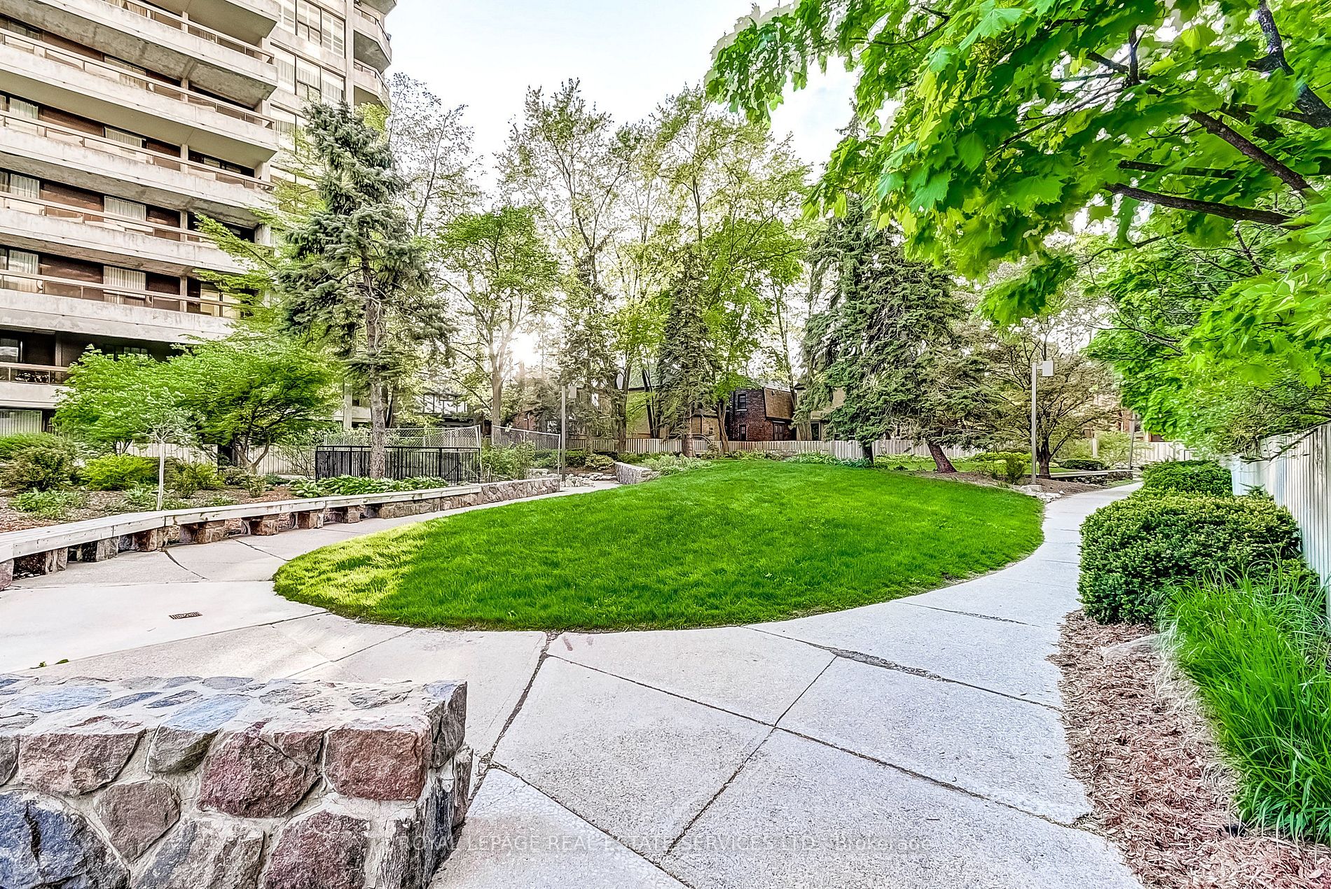 100 Quebec Ave, #403