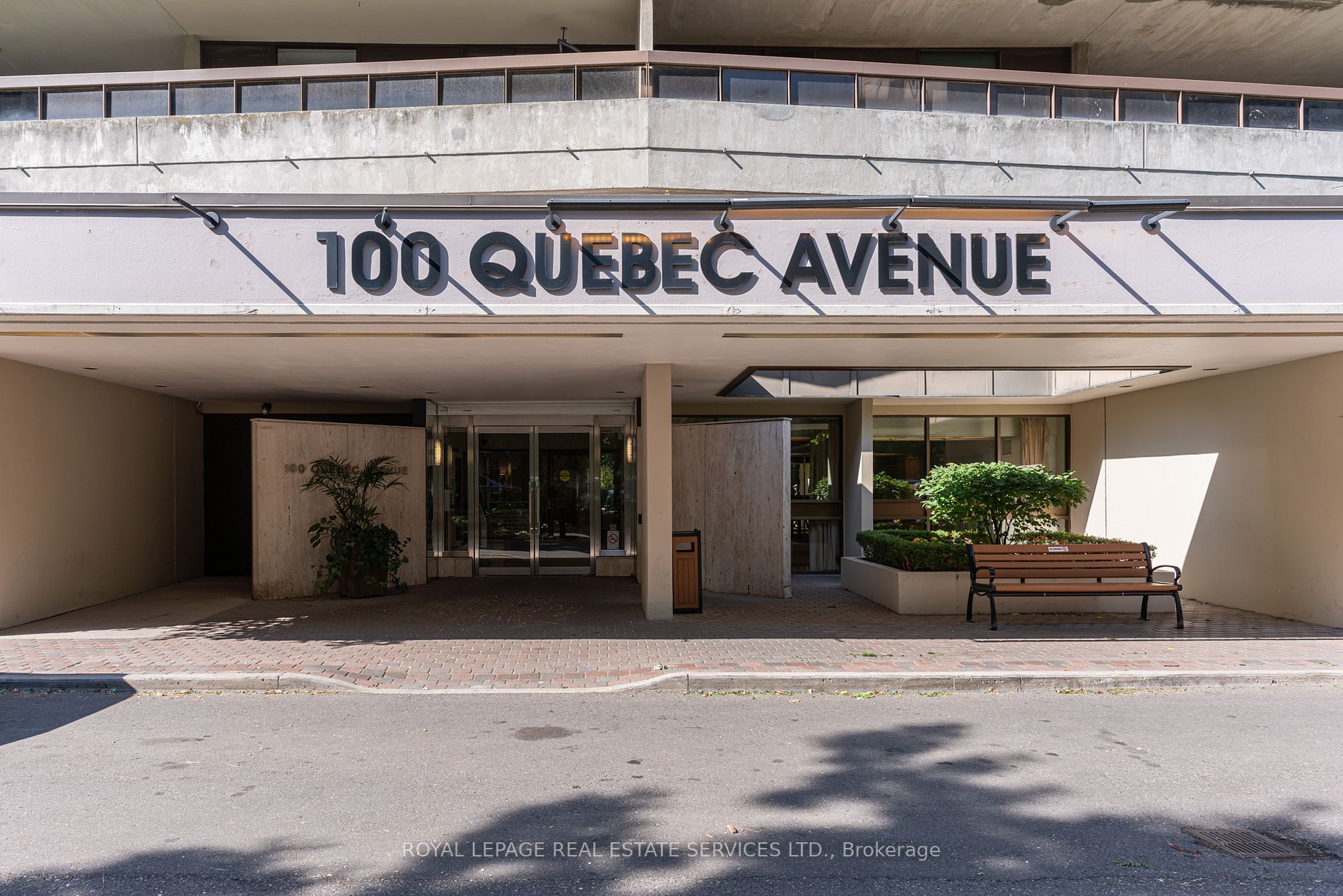 100 Quebec Ave, #403
