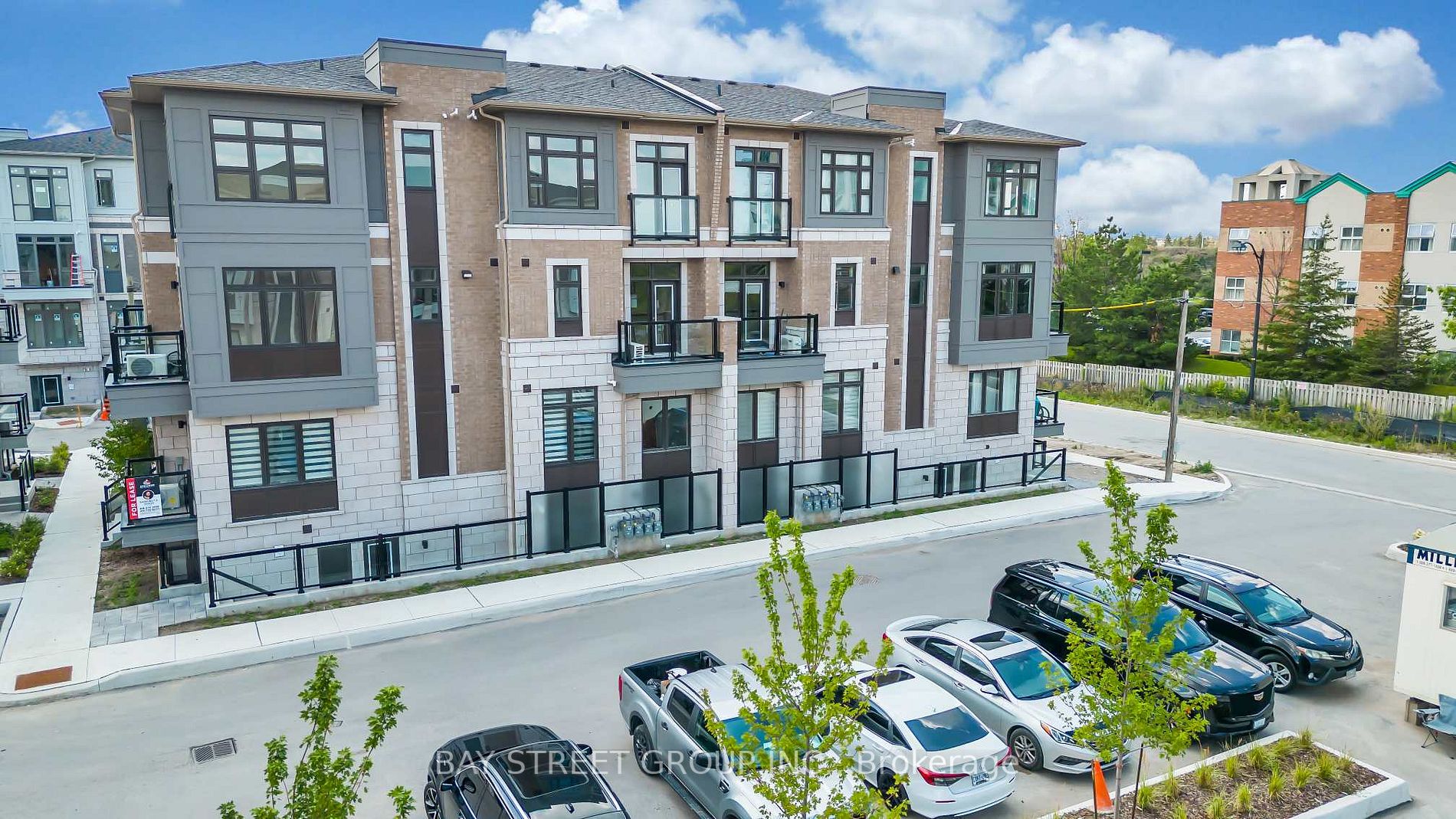 10 Halliford Pl, #313