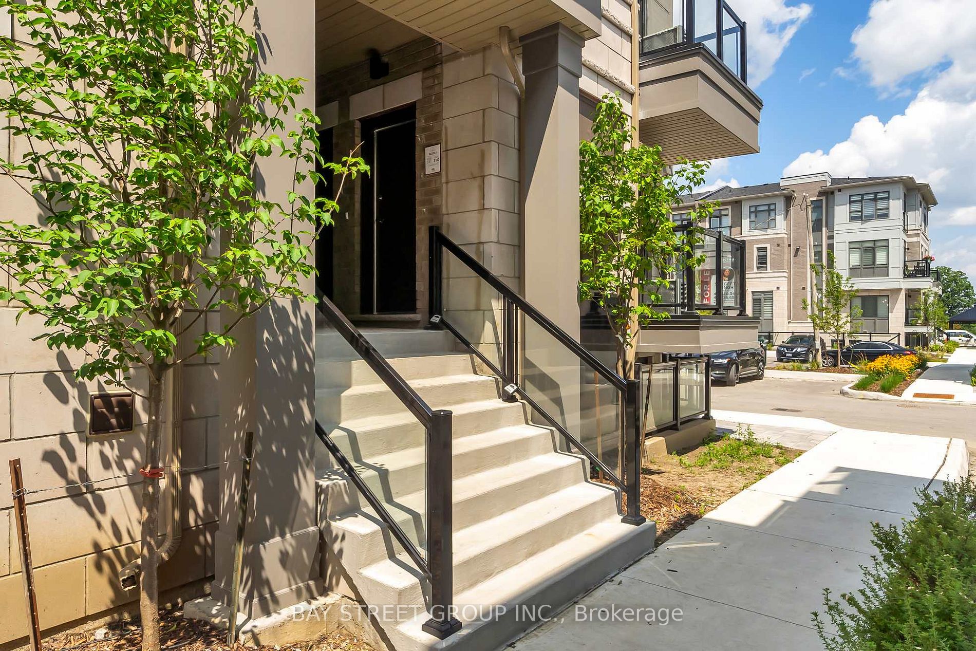 10 Halliford Pl, #313