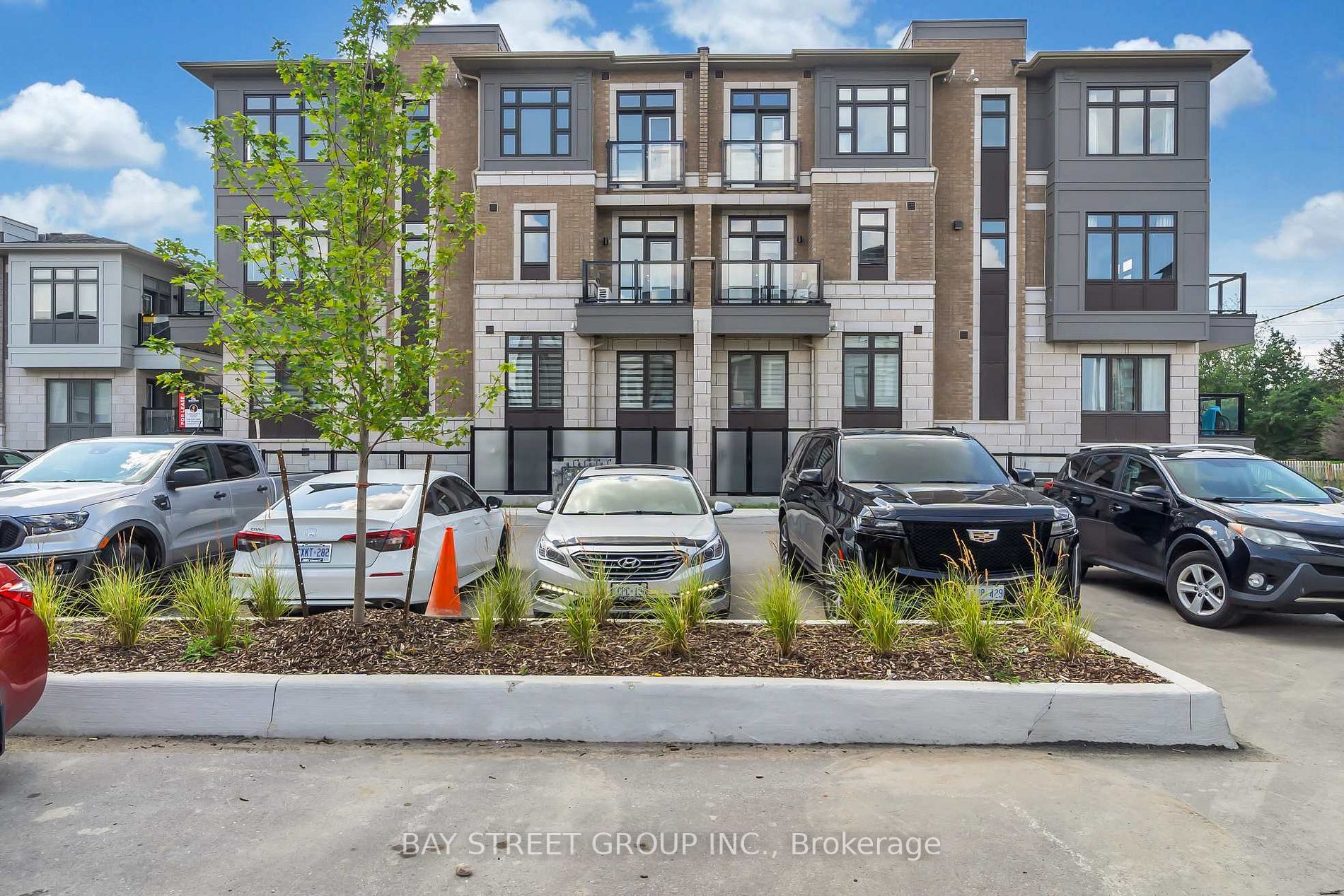 10 Halliford Pl, #313