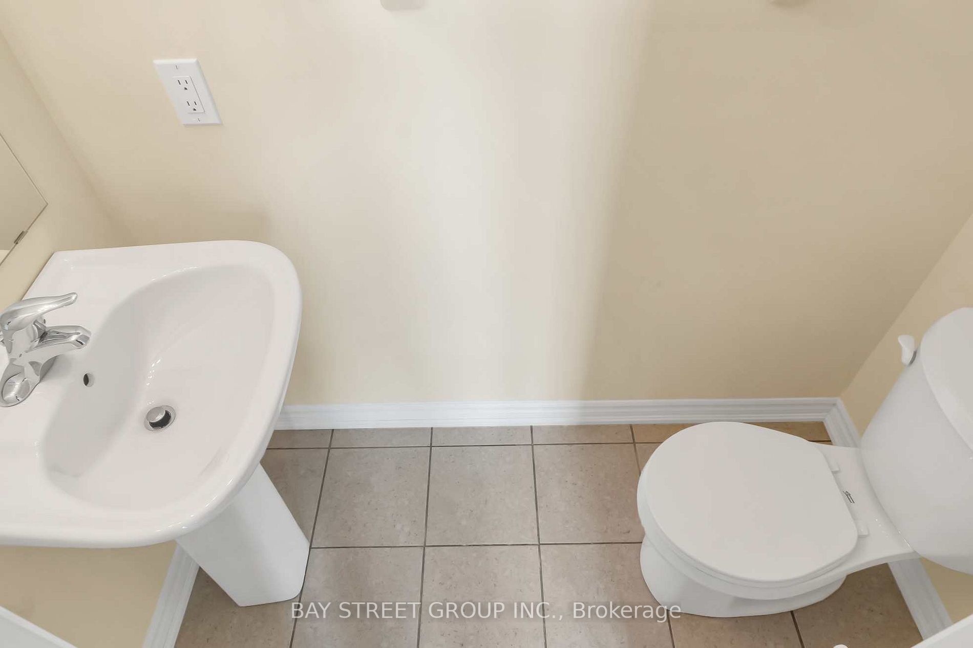 10 Halliford Pl, #313