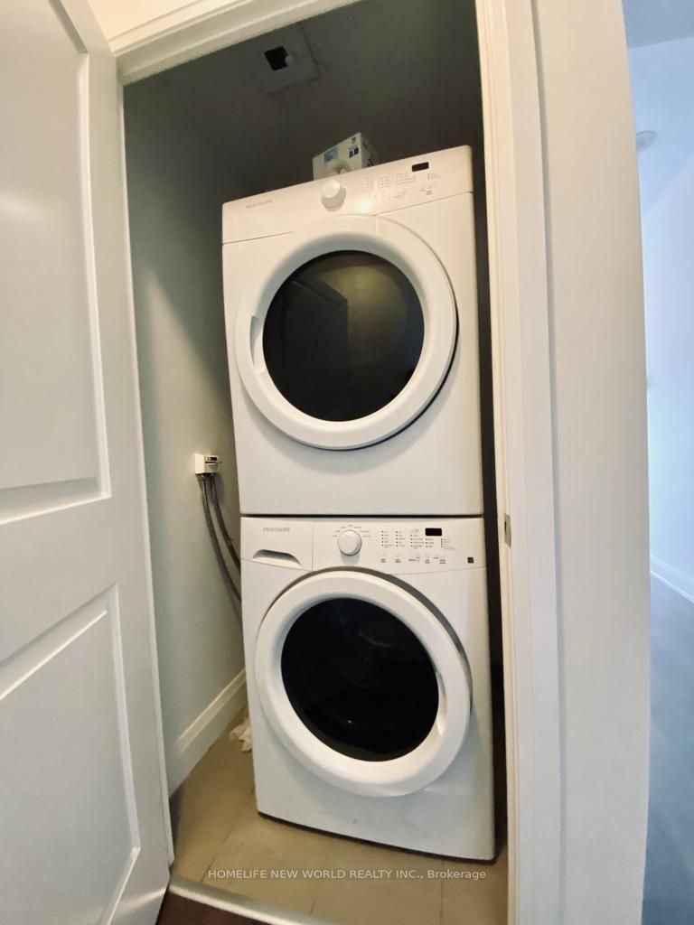 25 Fontenay Crt, #805