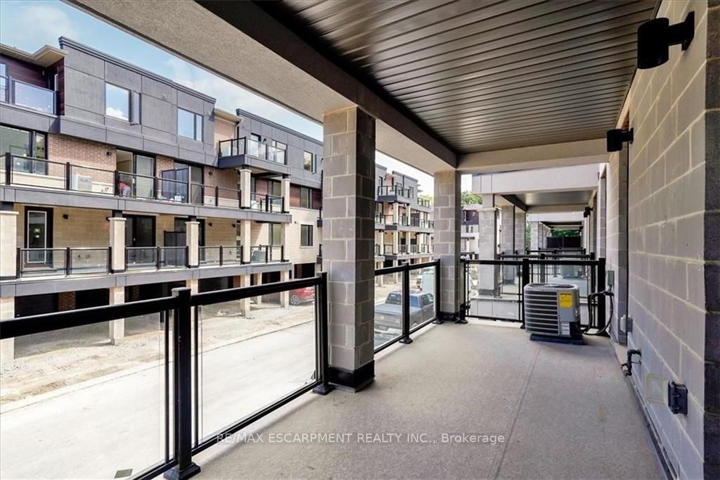 20 Knotsberry Circ, #15