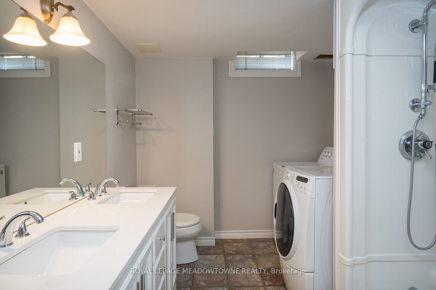 324 Woodlawn Crescent