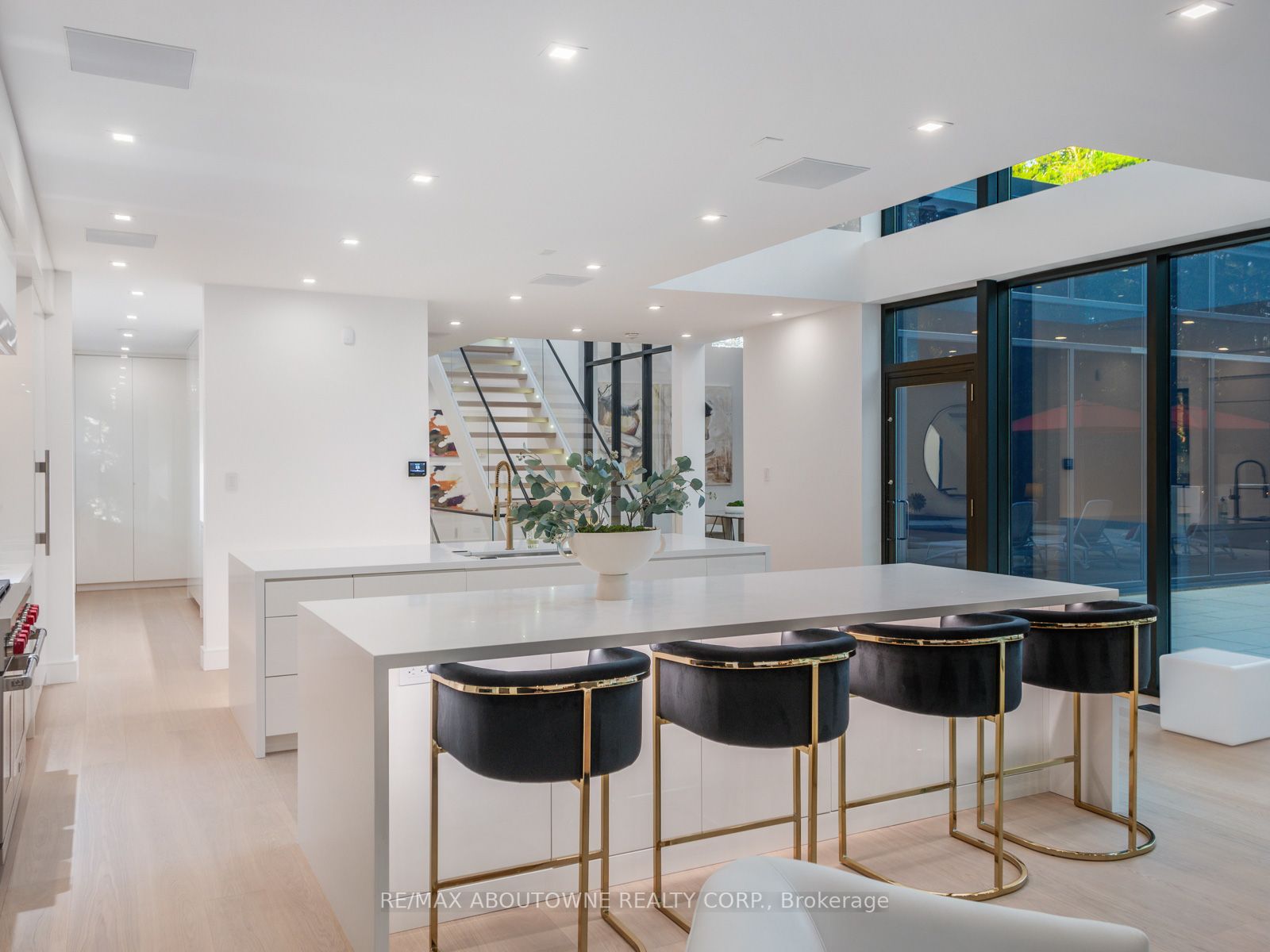 210 Chartwell Road