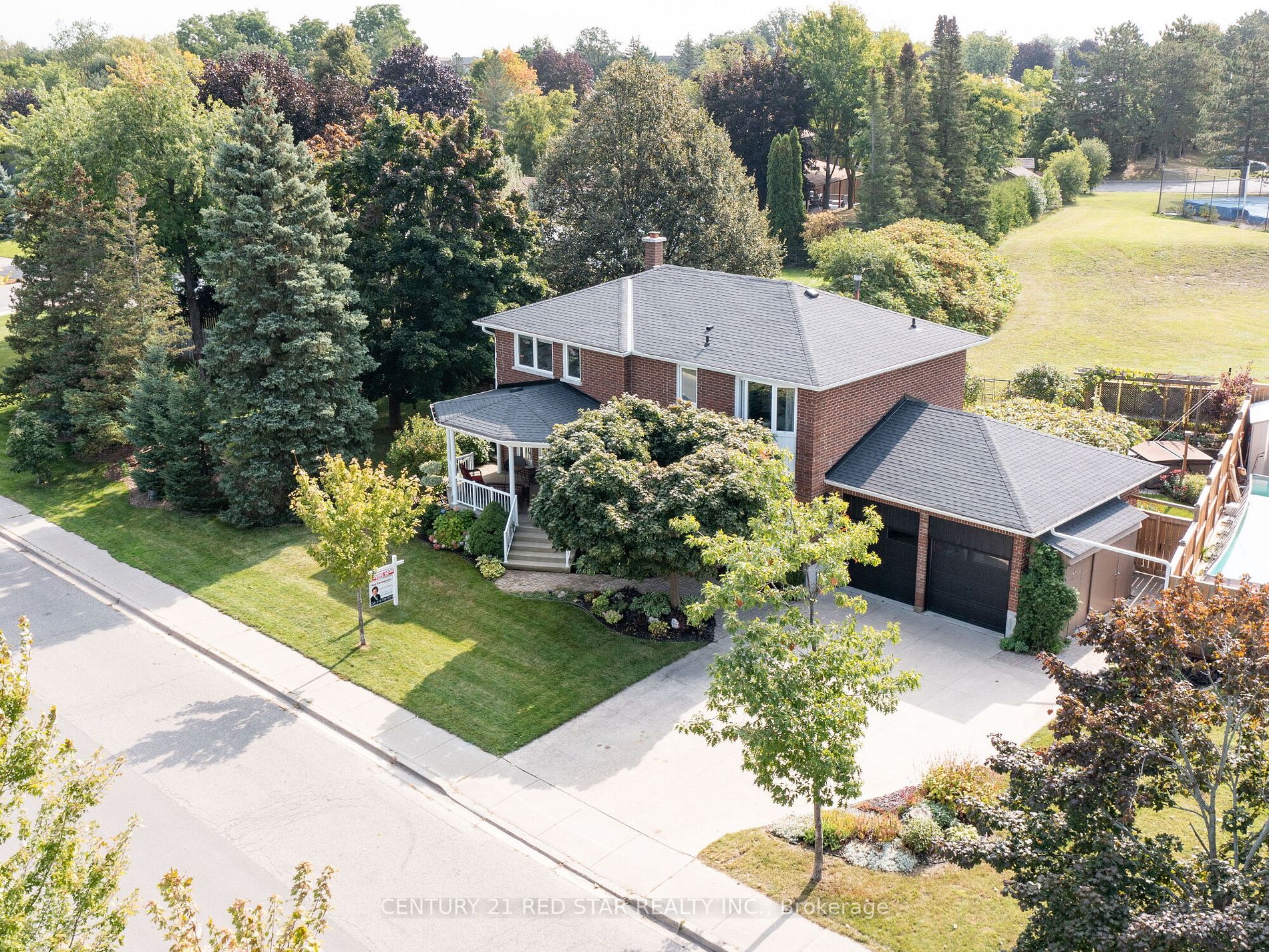 240 Longwood Dr