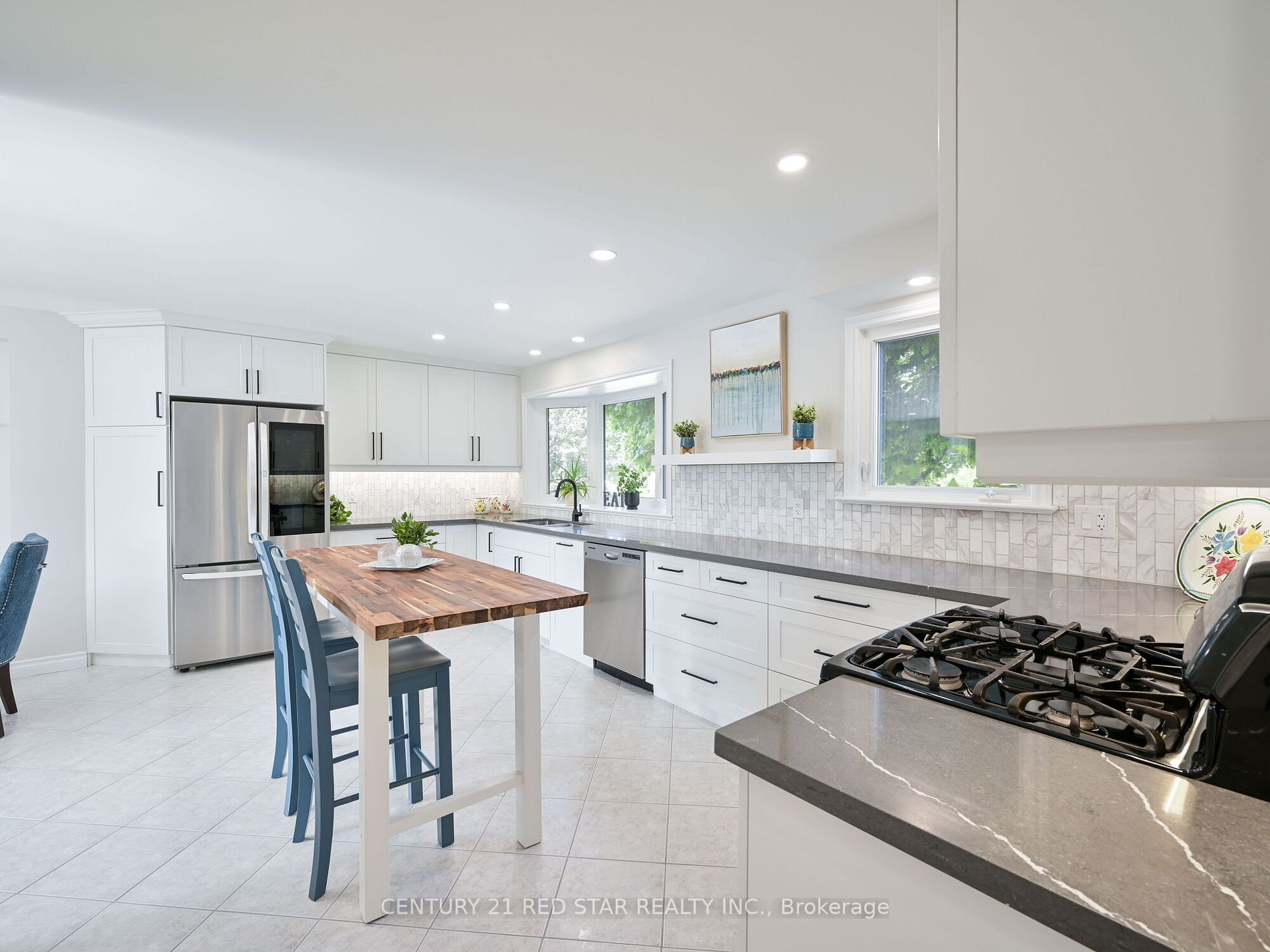 240 Longwood Dr