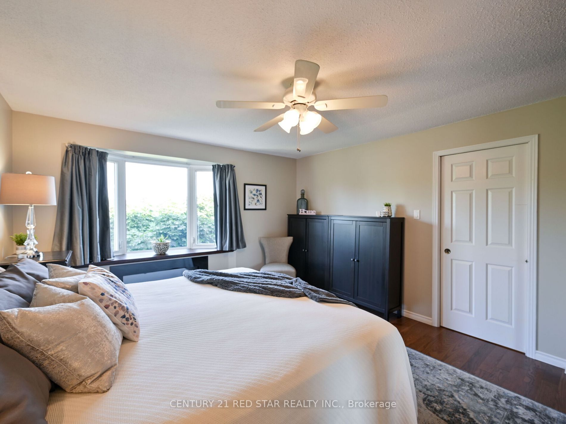 240 Longwood Dr