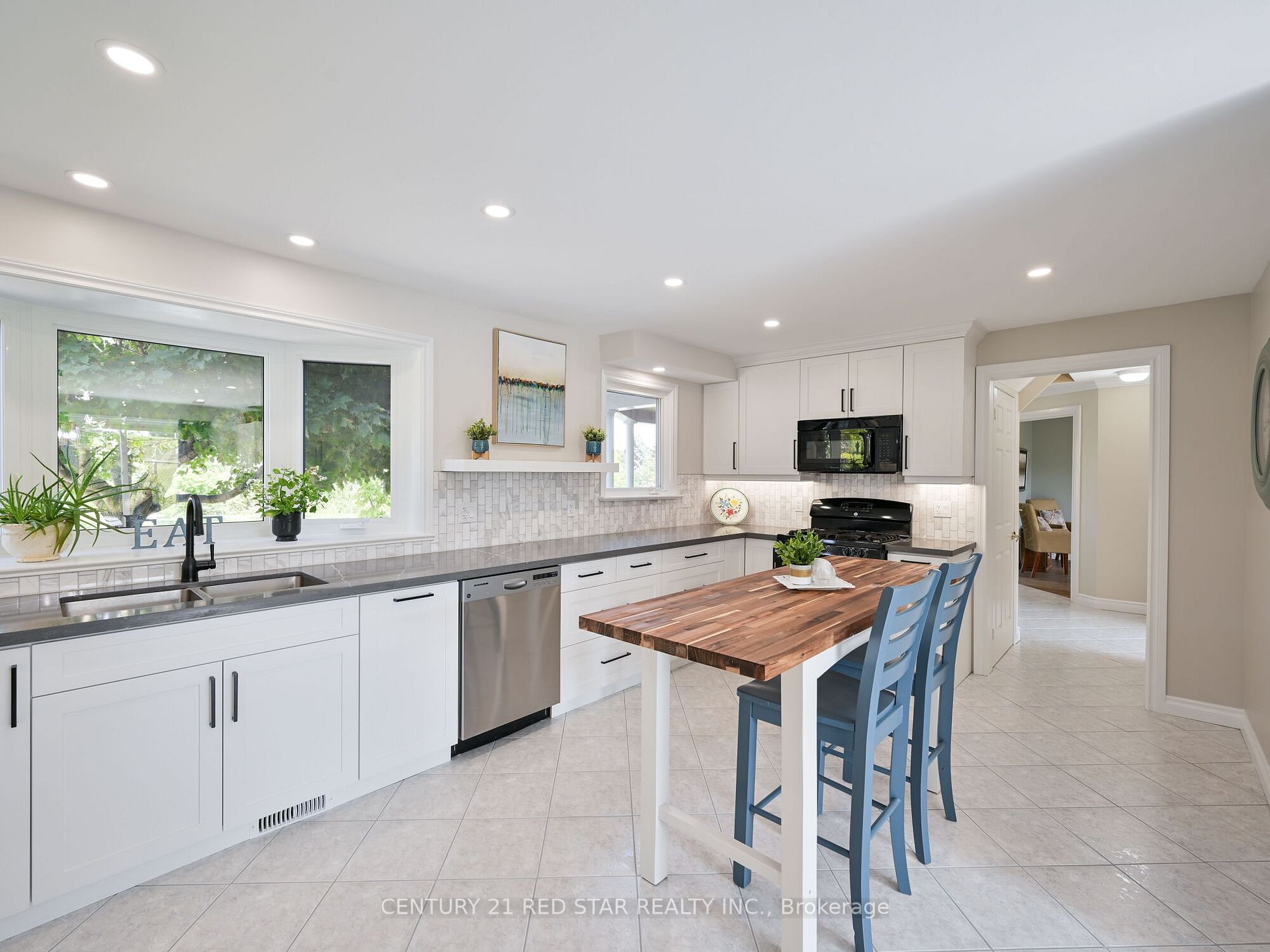 240 Longwood Dr