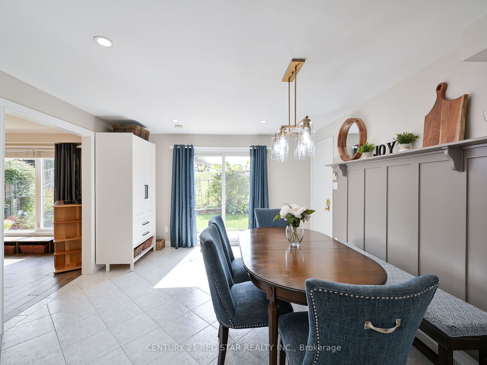 240 Longwood Dr