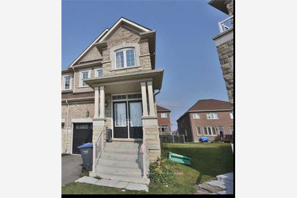 16 Banas Cres