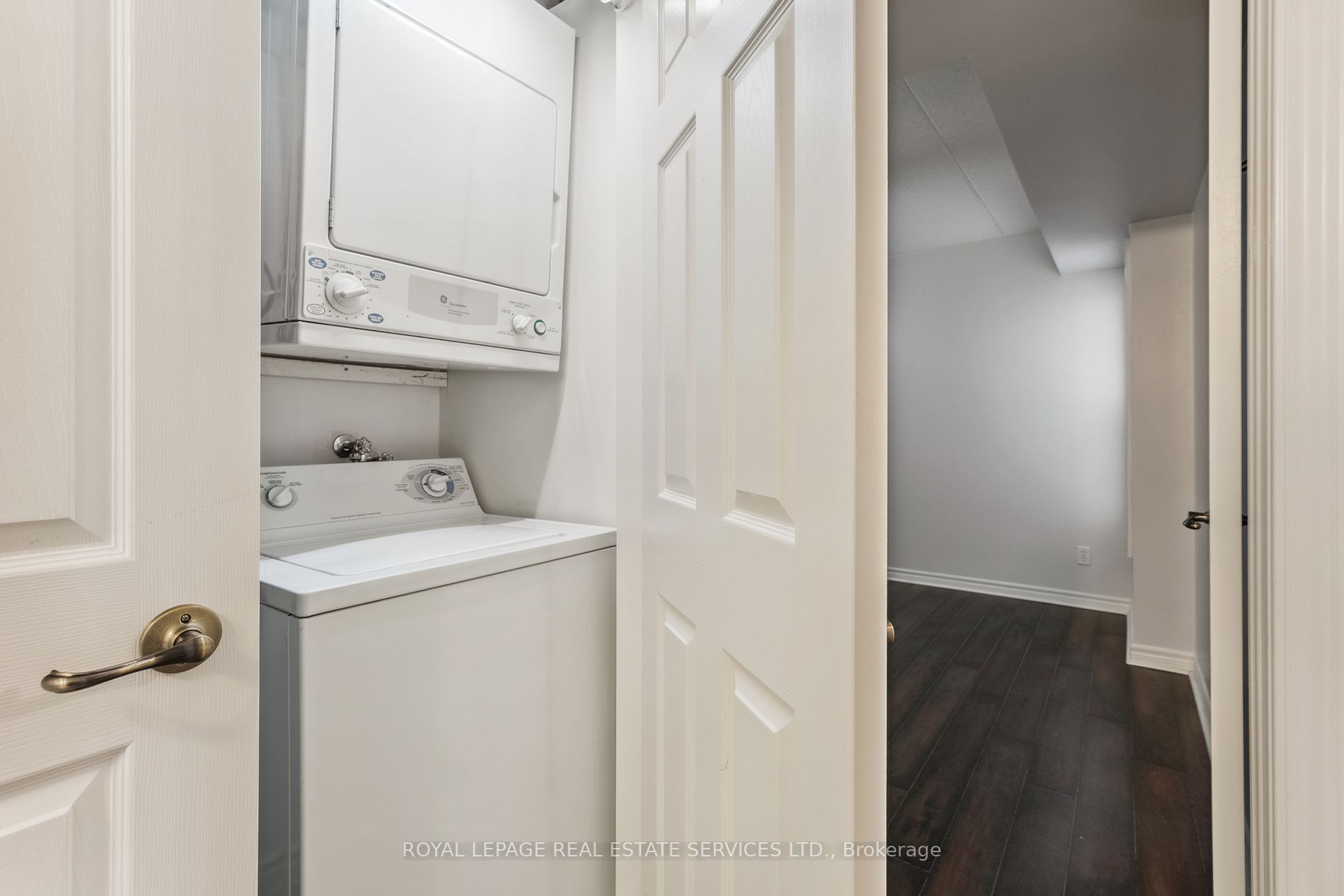 2055 Appleby Line, #211