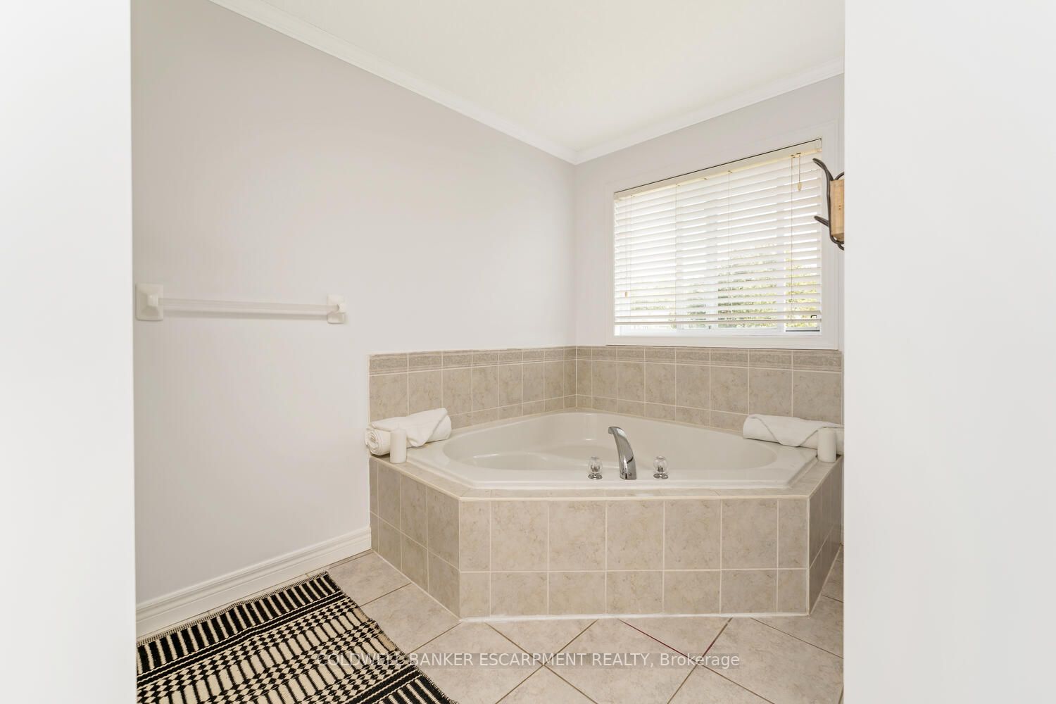183 Churchill Rd S